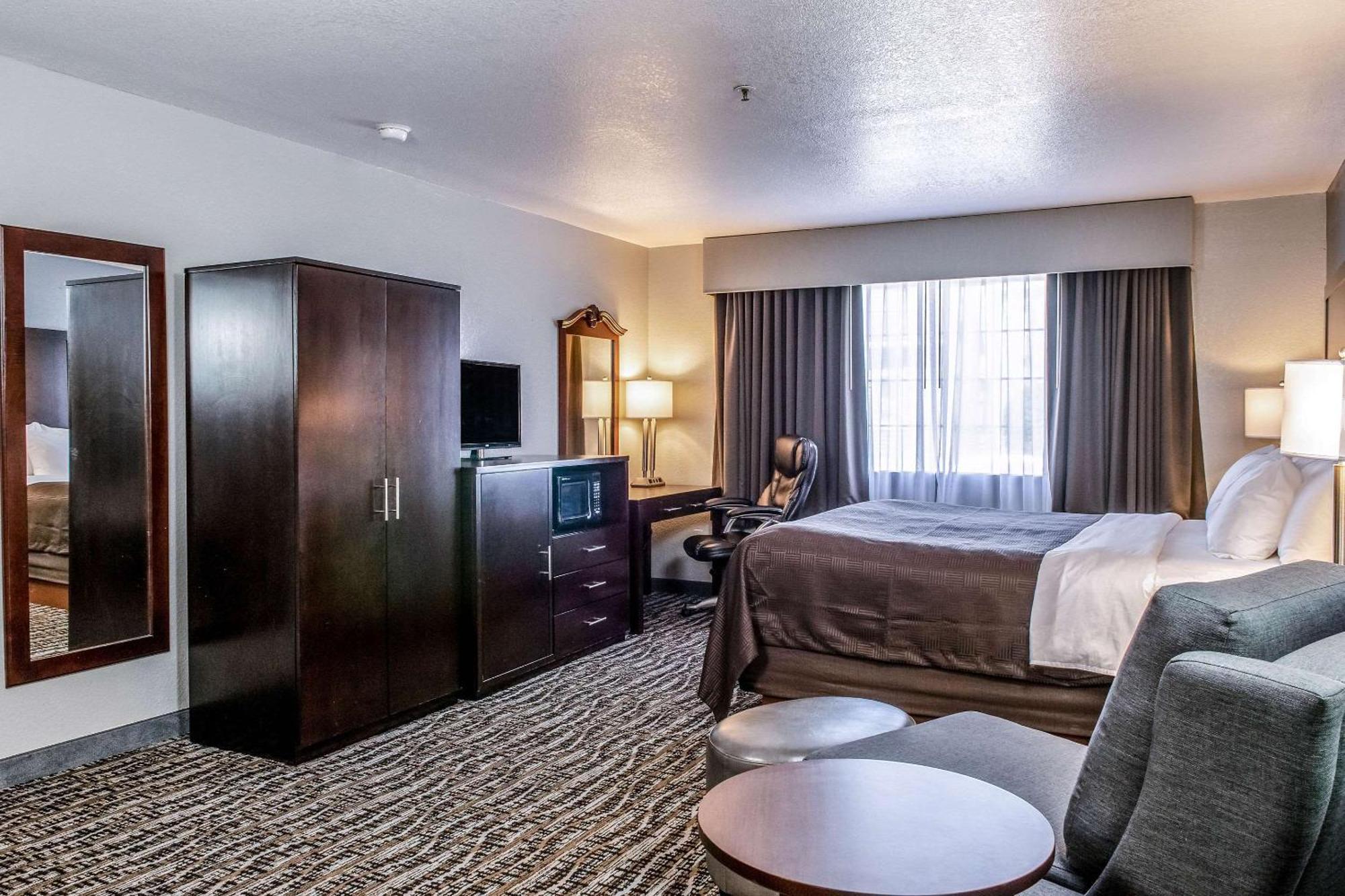Clarion Hotel By Humboldt Bay Eureka Esterno foto